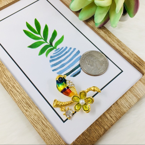 Only ships with $15 orders. Little Bird Brooch/Pin - Picture 2 of 6